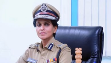 Photo of ഓൺലൈൻ തട്ടിപ്പിനിരയായി 1700 രൂപ നഷ്ടപ്പെട്ടു; സ്‌റ്റേഷനിൽ നേരിട്ടു വിളിച്ചു പറഞ്ഞിട്ടും ഒരു കാര്യവുമുണ്ടായില്ല; ആരോപണവുമായി മുൻ ഡിജിപി ആർ ശ്രീലേഖ
