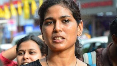 Photo of സ്വന്തം നഗ്നശരീരത്തില്‍ കുട്ടികളെക്കൊണ്ട് ചിത്രം വരപ്പിച്ച രഹ്ന ഫാത്തിമയ്‌ക്കെതിരെ കേസെടുത്തു.