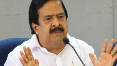 Photo of സമ്മാനമായി ഒരു ഷാൾ മാത്രമേ കിട്ടിയിട്ടുള്ളൂ, എനിക്ക് ഐ ഫോൺ കിട്ടിയിട്ടില്ലെന്ന് രമേശ് ചെന്നിത്തല