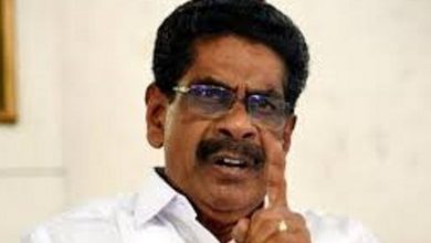 Photo of നിലവിലെ റാങ്കുലിസ്റ്റുകളുടെ കാലാവധി നീട്ടില്ലെന്ന പ്രഖ്യാപനം അഭ്യസ്തവിദ്യരായ യുവതീ യുവാക്കളോടുള്ള വെല്ലുവിളിയാണെന്നും,സര്‍ക്കാര്‍ ജോലി പി.എസ്.സിയുടെ ഔദാര്യമല്ലെന്നും മുല്ലപ്പള്ളി രാമചന്ദ്രന്‍.