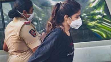 Photo of മൂന്നുദിവസത്തെ ചോദ്യം ചെയ്യലിനുശേഷം സുശാന്തിന്റെ കാമുകി റിയ ചക്രവർത്തി അറസ്റ്റിൽ