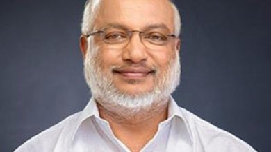 Photo of ചുമക്കുമ്പോൾ ചങ്ക് പറിച്ചെടുക്കുന്ന വേദന, കൊവിഡ് കാലത്തെ തീവ്രാനുഭവങ്ങൾ പങ്കുവെച്ച്‌ എം എ ബേബി