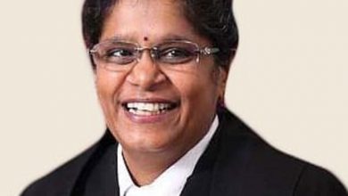 Photo of ഒരു പ്രത്യേക ക്ഷേത്രത്തില്‍ പോകണോ വേണ്ടയോ എന്ന് തീരുമാനിക്കാനുള്ള തിരഞ്ഞെടുപ്പ് സ്ത്രീകള്‍ക്ക് നല്‍കുന്നത്, നിയമപ്രകാരം ആണെങ്കില്‍, അതാണ് ആ വിഷയത്തിലുള്ള വിധിന്യായമെന്ന് ജസ്റ്റിസ് പ്രതിഭ എം. സിംഗ്.