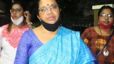 Photo of ഭാഗ്യലക്ഷ്‌മിയുംസുഹൃത്തുക്കളും നിയമത്തിന് മുന്നിൽ കീഴടങ്ങണമെന്ന് സംസ്ഥാന വനിത കമ്മിഷൻ
