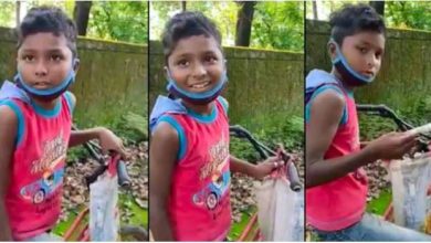 Photo of അച്ഛൻ കിടപ്പിൽ,അമ്മ കഷ്ടപ്പെടുന്നത് സഹിച്ചില്ല, കുടുംബം പുലർത്താനായി പപ്പട വിൽപ്പന നടത്തി പത്ത് വയസുകാരൻ