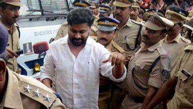 Photo of നടി ആക്രമിക്കപ്പെട്ട കേസിൽ നിലവിലെ കോടതിയിൽനിന്നും ഇരക്ക് നീതി ലഭ്യമാകില്ല;കോടതി മാറ്റം ആവശ്യപ്പെട്ട് പ്രോസിക്യൂഷൻ
