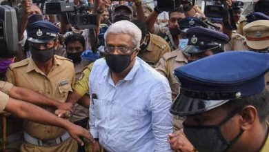 Photo of ശിവശങ്കറിനെ സ്വർണ്ണക്കടത്ത് കേസിൽ അഞ്ചു ദിവസത്തേക്ക് കസ്റ്റംസ് കസ്റ്റഡിയിൽ വിട്ടു.