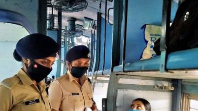 Photo of തീവണ്ടിയിൽ സ്ത്രീകൾക്ക് ഇനി പേടി വേണ്ട; കൂട്ടിന് ‘മേരി സഹേലി’ ഉണ്ട്.