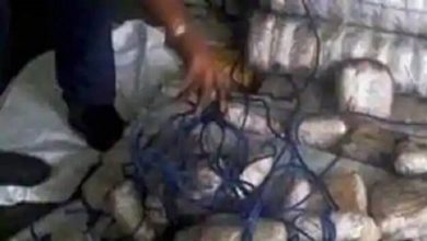 Photo of പാകിസ്ഥാനിൽ നിന്ന് കടത്തി കൊണ്ടുവന്ന 100 കിലോ ഹെറോയിന്‍, അഞ്ച് എം.എം പിസ്റ്റളുകള്‍, സാറ്റലൈറ്റ് ഫോണ്‍ എന്നിവയടക്കം ആറുപേരെ തൂത്തുക്കുടിയിൽ പികൂടി.