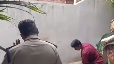 Photo of എന്ത് ലൈഫ്?, വീടില്ലാത്തവന്റെ ഗതികേടിൽ വെന്തെരിഞ്ഞ കുടുംബം, ദാരിദ്രത്തിനിടെ മിച്ചം കണ്ടും വിശക്കുന്നവർക്ക് ആശ്വാസമായിരുന്ന നന്മ മനസുകൾ..,