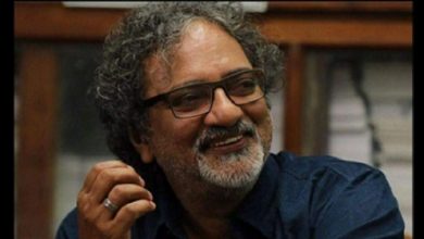 Photo of ജീവിക്കാന്‍ വകയില്ലാതെ ജനം നട്ടം തിരിയുമ്പോള്‍ പിച്ചാത്തിക്കഥ പറയുന്നവരെ പരിഹസിക്കരുത്; ജോയ് മാത്യു