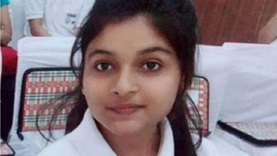 Photo of സൃഷ്ടി ഗോസ്വാമി ഉത്തരാഖണ്ഡിൽ ഒരു നാൾ മുഖ്യ മന്ത്രിയായി.
