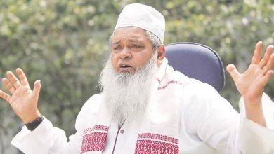 Photo of ബിജെപി അധികാരത്തിലെത്തിയാല്‍ പള്ളികള്‍ തകര്‍ക്കും; വര്‍ഗീയ പരാമര്‍ശവുമായി ബദ്റുദ്ദീന്‍ അജ്മല്‍