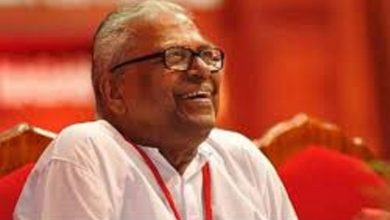 Photo of വി.​എ​സ്. അ​ച്യു​താ​ന​ന്ദ​ൻ ഭ​ര​ണ​പ​രി​ഷ്ക​ര​ണ ക​മ്മീ​ഷ​ൻ അ​ധ്യ​ക്ഷ സ്ഥാനം ഒഴിയുന്നു.