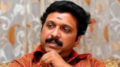 Photo of ഗണേഷ് കുമാര്‍ എംഎല്‍എയുടെ കാറിന്റെ ചില്ല് യൂത്ത് കോണ്‍ഗ്രസ് പ്രവര്‍ത്തകര്‍ തകര്‍ത്തു.