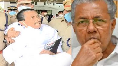 Photo of മുഖ്യമന്ത്രിയുടെ കേരള പര്യടന പരിപാടിക്കിടെ കെ പി സി സി അംഗത്തെ അറസ്റ്റ് ചെയ്ത് തൂക്കിയെടുത്ത് വെളിയിലാക്കി.