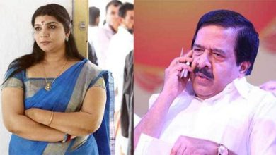 Photo of സരിതയും രമേശ് ചെന്നിത്തലയും ഒന്നിച്ച് കൊല്ലൂരില്‍. ഇനി ഉമ്മന്‍ചാണ്ടിയെ കുടുക്കുകയാണോ?…