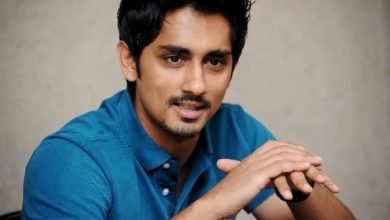 Photo of നട്ടെലുള്ള നടന്‍ ഇവനാണ്, ഒരു ആരാധനാലയം തന്നെ തകര്‍ത്തവരാണ് സമാധാനപരമായ പ്രതിഷേധത്തെക്കുറിച്ച് പറയുന്നതെന്ന് സിദ്ധാര്‍ത്ഥ്