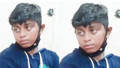 Photo of ആത്മഹത്യ ചെയ്യാനായി ആറ്റില്‍ ചാടിയ യുവതിയെ രക്ഷപ്പെടുത്തി കരയിലെത്തിച്ചത് 14 കാരന്‍