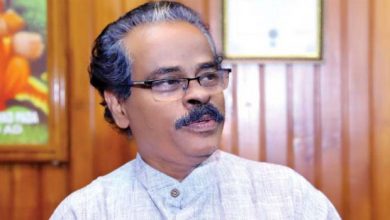 Photo of നിയമ വിരുദ്ധമായി ഒന്നും നടന്നിട്ടില്ല: എം.ബി രാജേഷിന്റെ ഭാര്യ നിനിതയുടെ നിയമനം റദ്ദാക്കില്ല’ കാലടി സംസ്‌കൃത സർവകലാശാല വൈസ് ചാൻസിലർ