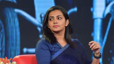 Photo of ഇതിന് കാരണം നിങ്ങള്‍; തൃശൂര്‍ പൂരം വേണ്ടെന്ന് പറഞ്ഞവര്‍ക്ക് പാര്‍വതിയുടെ നന്ദി