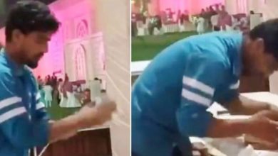 Photo of തുപ്പിക്കൊണ്ട് തന്തൂരി റൊട്ടി ഉണ്ടാക്കി: പാചകക്കാരനെ പോലീസ് അറസ്റ്റ് ചെയ്തു