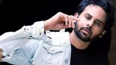 Photo of ഷൂട്ടിങ്ങിന് പോകാതെ മറ്റൊരു വീട്ടിലെത്തി,ശ്രീ വാസ്തവയുടെ ആത്മഹത്യയില്‍ ഞെട്ടി സിനിമാലോകം