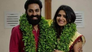 Photo of എന്റെ വിവാഹം ആയാൽ ഗോസിപ്പുകാർക്ക് കൊത്താൻ കൊടുക്കാതെ ഞാൻ തന്നെ നേരിട്ട് അറിയിക്കുന്നതാണ്; ജിപിയും നടി ദിവ്യ പിള്ളയും വിവാഹിതരായി എന്ന വാർത്തയോട് വിശദീകരണവുമായി താരം