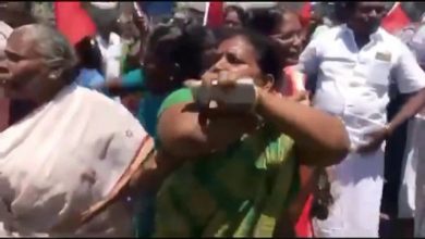 Photo of സീറ്റ് നൽകാത്തതിൽ പ്രതിഷേധം; തമിഴ്നാട്ടിൽ മുൻ മന്ത്രിമാരടക്കം അണ്ണാഡിഎംകെ നേതാക്കൾ തെരുവിലിറങ്ങി