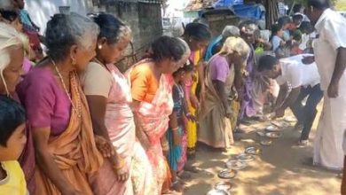 Photo of വോട്ടർമാർക്ക് പണം വിതരണം ചെയ്ത് പ്രചാരണം; വൈറലായി അണ്ണാഡിഎംകെ സ്ഥാനാർത്ഥി