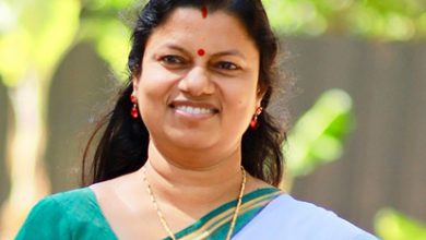 Photo of ല​തി​ക​യ്ക്ക് സീ​റ്റ് ന​ല്‍​ക​ണ​മാ​യി​രു​ന്നു, താ​ന്‍ ക​ര​ഞ്ഞ​ത് പ്ര​വ​ര്‍​ത്ത​ക​രു​ടെ വി​കാ​രം ക​ണ്ട്; ബി​ന്ദു കൃ​ഷ്ണ