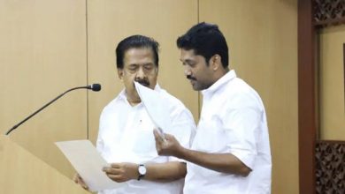 Photo of ചെ​ന്നി​ത്ത​ല​യ്‌​ക്കെ​തി​രെ “താ​ക്കോ​ൽ” ചി​ഹ്ന​ത്തി​ൽ മത്സരിക്കാൻ ഹ​രി​പ്പാ​ട്ടെ കോ​ൺ​ഗ്ര​സ് വി​മ​ത​ൻ