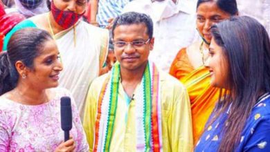 Photo of വഴിമുട്ടി,ധര്‍മജന് ബാലുശ്ശേരിയിലെത്താനാവില്ല; സ്വന്തം മണ്ഡലത്തിലെ ഫലമറിയുക നേപ്പാളില്‍ നിന്നോ?