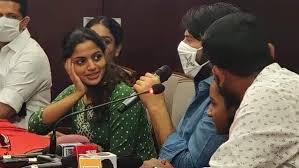 Photo of ‘ദേ നിഖില എന്നെയും നോക്കുന്നു’; നിഖിലയെ ട്രോളി ബാദുഷയും