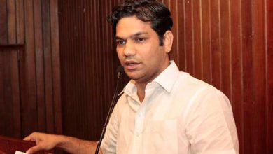Photo of എറണാകുളത്തെ വോട്ടര്‍ പട്ടികയിലും ഗുരുതര ക്രമക്കേട്: ഹൈബി ഈഡന്‍