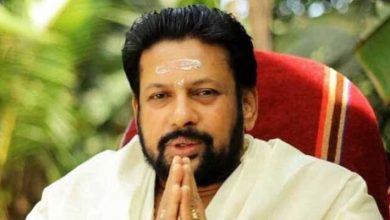 Photo of ഭക്തര്‍ക്ക് അനുകൂലമായി നടപടിയെടുത്താല്‍ ഏത് രാഷ്ട്രീയ പാര്‍ട്ടിയേയും സ്വാഗതം ചെയ്യുമെന്ന് തന്ത്രി കുടുംബം