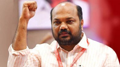 Photo of ജനഹിതം മനസ്സിലാക്കാതെ നേതാക്കൾ കെട്ടിയിറക്കിയതോ പി.രാജീവിനെ? അതോ പാർട്ടി തന്നെ ഒതുക്കുന്നതോ?