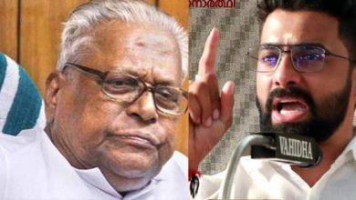 Photo of പുന്നപ്ര വെടിവെപ്പ് നടക്കുമ്പോള്‍ വിഎസ് മച്ചിന്‍ മുകളില്‍ ഒളിച്ചിരിക്കുകയായിരുന്നെന്ന് പറഞ്ഞത് ഗൗരിയമ്മ; പ്രശാന്ത് ശിവന്‍
