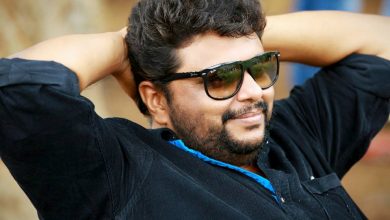 Photo of രൂക്ഷമായ ഓക്സിജൻ ക്ഷാമം നേരിടുന്ന രാജ്യത്ത്,പശുമ്ബായെ കൊണ്ട് പുറത്തോട്ട് വിടുന്ന ഓക്സിജൻ ഒന്നെടുത്ത് വെക്കാമായിരുന്നു: പരിഹാസവുമായി സംവിധായകൻ എം.എ നിഷാദ്