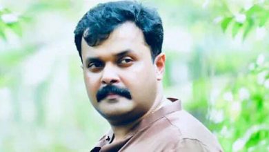 Photo of കൈഞരമ്പ്  മുറിച്ചു, ഉറക്കഗുളികളും കഴിച്ചു; രക്ഷിക്കാന്‍ എത്തിയവരോട് പറഞ്ഞത് മരിക്കണമെന്ന്; ആദിത്യന്റെ ആരോഗ്യനില തൃപ്തികരം