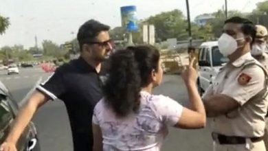 Photo of ഞാന്‍ എന്റെ ഭര്‍ത്താവിനെ ഉമ്മവെയ്ക്കും, നിങ്ങള്‍ക്കെന്നെ തടയാന്‍ പറ്റുമോ? വാരാന്ത്യ കര്‍ഫ്യൂ ലംഘിച്ച് ദമ്പതികള്‍; അറസ്റ്റ്