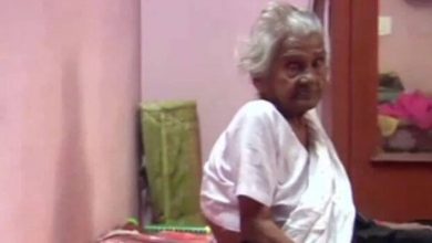 Photo of ജീവിച്ചിരിക്കുന്ന വയോധിക മരിച്ചെന്ന് ആക്ഷേപിച്ച് വോട്ട് നിഷേധിച്ചു; ഉദ്യോഗസ്ഥ നടപടിയിൽ പ്രതിഷേധം ശക്തം