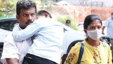 Photo of യുഡിഎഫ് സ്ഥാനാര്‍ത്ഥിയായ കണ്ണന്‍ ആര്‍സിസിയില്‍ മകനെ കാക്കാനുള്ള ഓട്ടത്തിലാണ്, പ്രചാരണത്തിരക്കും