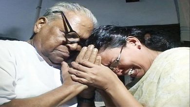 Photo of വിഎസ് കെ കെ രമയെ സന്ദർശിക്കുന്ന ചിത്രം പ്രചാരണത്തിന് ഉപയോഗിക്കുന്നു; ആർഎംപിക്കെതിരെ എൽഡിഎഫ്