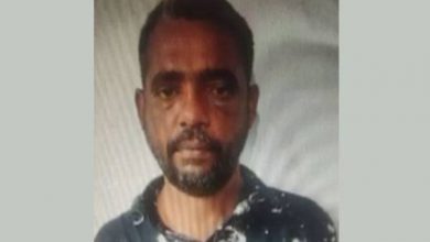 Photo of കോഴിക്കോട് നഗരത്തിൽ വൻ ലഹരിമരുന്ന് വേട്ട; മൂന്ന് കോടിയുടെ ഹാഷിഷ് ഓയിൽ പിടികൂടി
