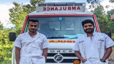 Photo of കനിവ് 108 ആംബുലൻസ് ജീവനക്കാരുടെ പരിചരണയിൽ യുവതിക്ക് കാറിൽ സുഖപ്രസവം