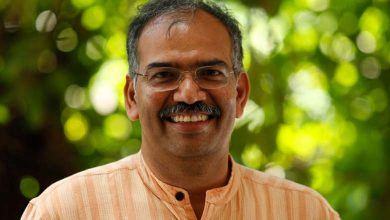 Photo of ‘നിപ്പയുടെ കാലം മുതൽ കേരളത്തിന്റെ ആരോഗ്യരംഗത്തെ മുന്നിൽ നിന്നും നയിച്ച, കൊറോണയുടെ കാലത്ത് ലോകത്തിന് തന്നെ മാതൃകയായ ഒരാളാണ്. ഇങ്ങനൊരാൾ മന്ത്രിസഭയിൽ തുടരുമെന്ന് സ്വാഭാവികമായും ആരും പ്രതീക്ഷിക്കും; മുരളി തുമ്മാരുകുടി