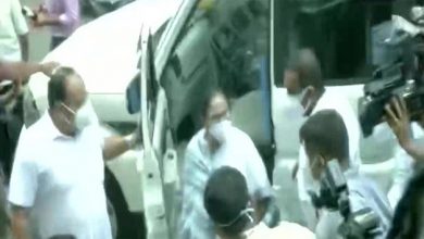 Photo of നാ​ര​ദ കേ​സി​ൽ മ​ന്ത്രി​മാ​ർ അ​റ​സ്റ്റി​ൽ: മ​മ​ത ബാ​ന​ർ​ജി സി​ബി​ഐ ഓ​ഫീ​സി​ൽ; നാ​ട​കീ​യ നീ​ക്ക​ങ്ങ​ൾ