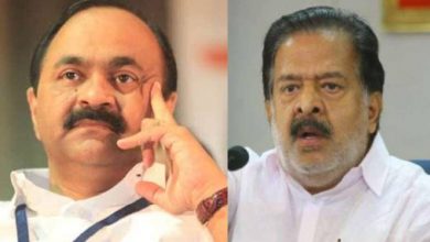 Photo of പ്രതിപക്ഷ നേതൃസ്ഥാനം: 21 കോൺഗ്രസ് എംഎൽഎമാരിൽ 19 പേരും രമേശ്‌ ചെന്നിത്തലയ്ക്കൊപ്പം; വിഡി സതീശന് അദ്ദേഹത്തെ കൂടാതെ മറ്റൊരാളുടെ പിന്തുണ മാത്രം