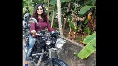 Photo of ഇറച്ചി- മീൻ – പഴങ്ങൾ ആഡംബര വസ്തുക്കളായി; പുറത്ത് പോകേണ്ടി വരാത്തത് കൊണ്ട് വസ്ത്രങ്ങൾ പുതിയത് വേണ്ട: റൂബിയുടെ മരണത്തിനു പിന്നാലെ മഹിളാ കോൺഗ്രസ് സംസ്ഥാന സെക്രട്ടറിയുടെ ഫേസ്ബുക് കുറിപ്പ് ചർച്ചയാകുന്നു